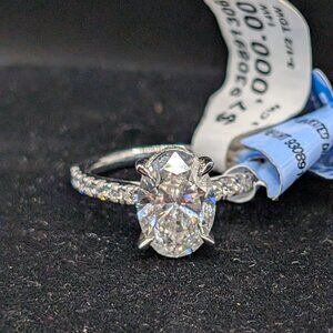 Stunning Never-Worn Engagement Ring – 3.5 Carats